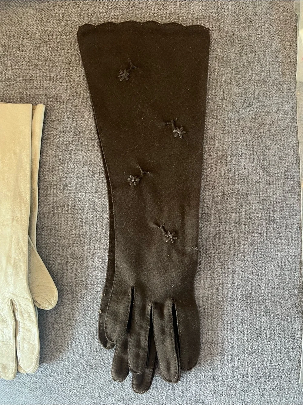 Classic Women's Brown Floral Embroidered Gloves
